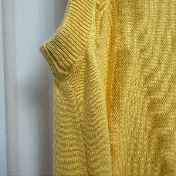 Tommy Hilfiger V-Neck Yellow Sweater Vest 100% Cotton S/M - Picture 5 of 6